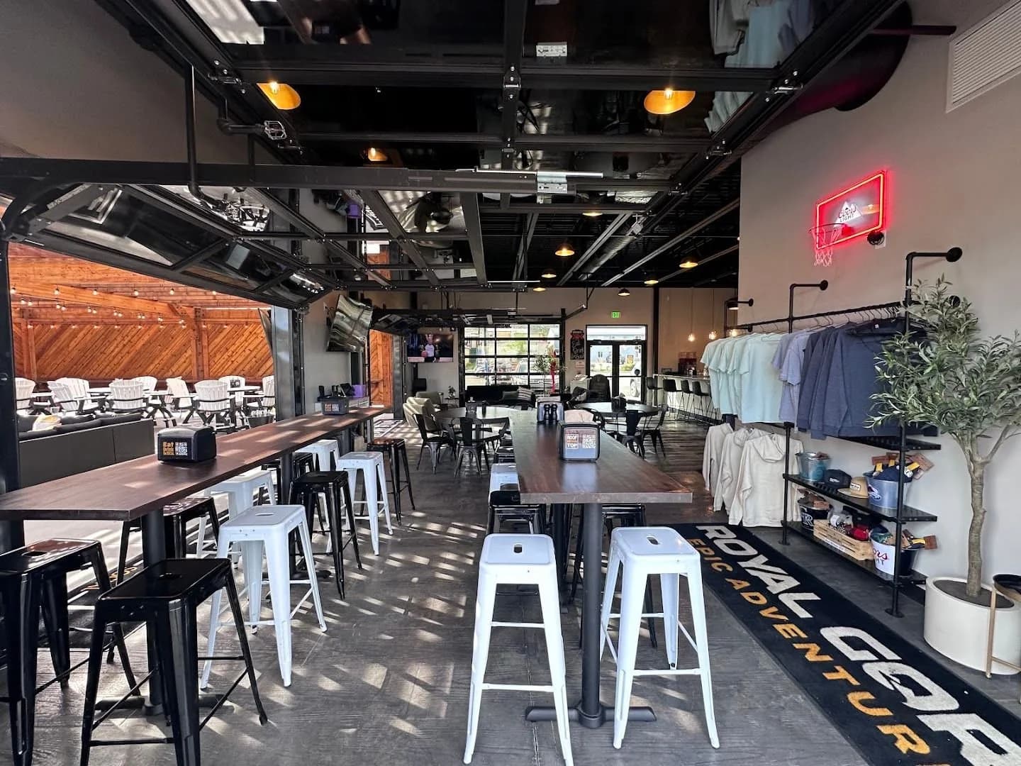 WW Food & Beverage parent brand showcasing Rooftop Social and WhiteWater Bar & Grill restaurant properties in Colorado
